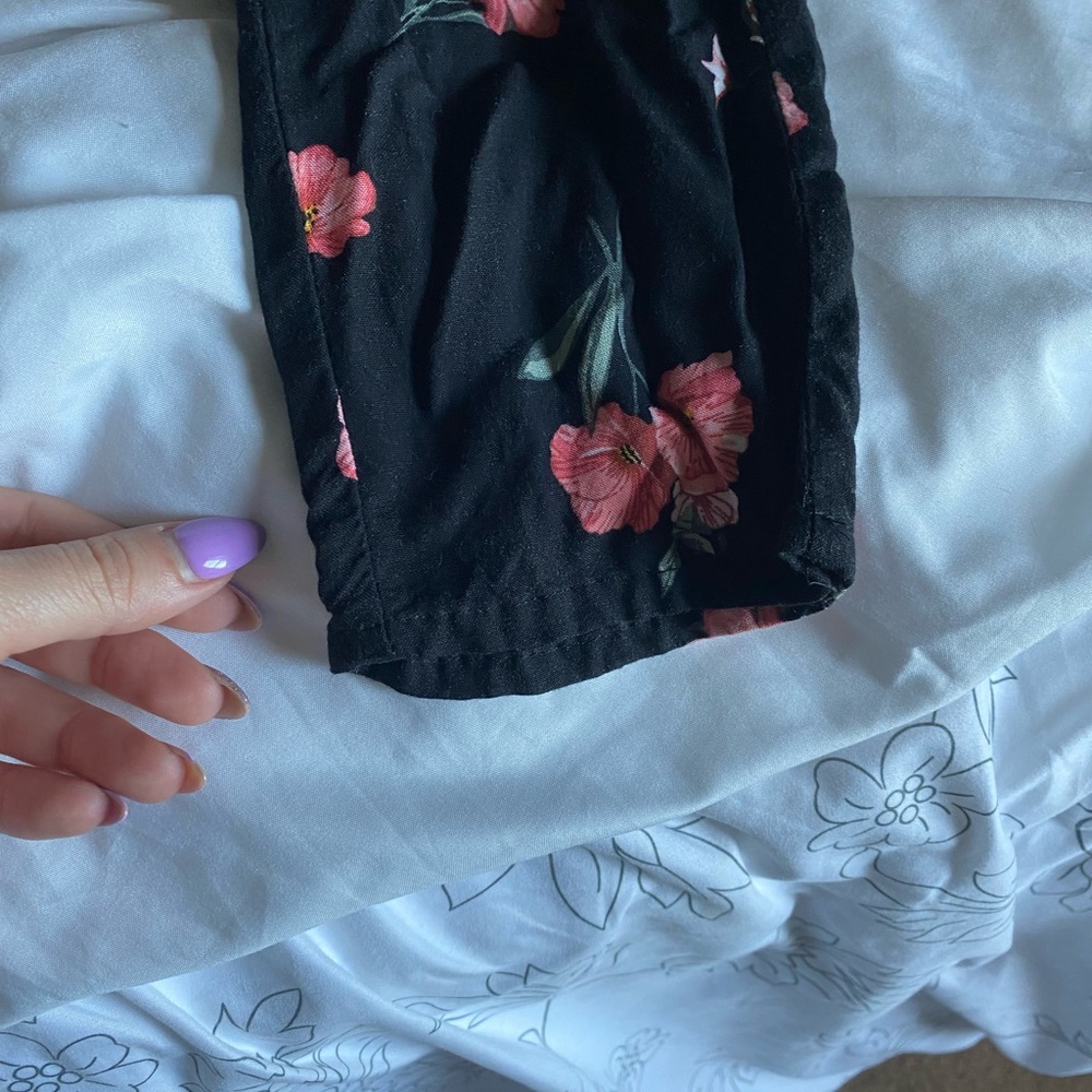 Patterned straight legged pants - Picture 2 of 4
